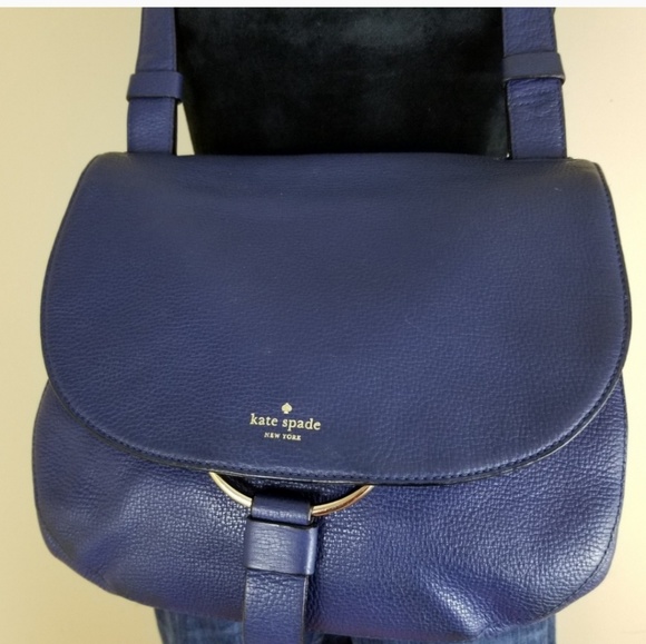 Kate Spade Handbags - EUC KATE SPADE NAVY SHOULDER BAG ADJUSTABLE STRAP